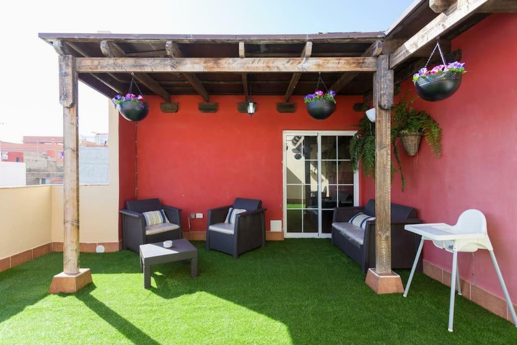 Blanca Tenerife - Private - Terrace And Bbq, 5 Minutes From The And Airport Alloggio in famiglia San Isidro (Tenerife)