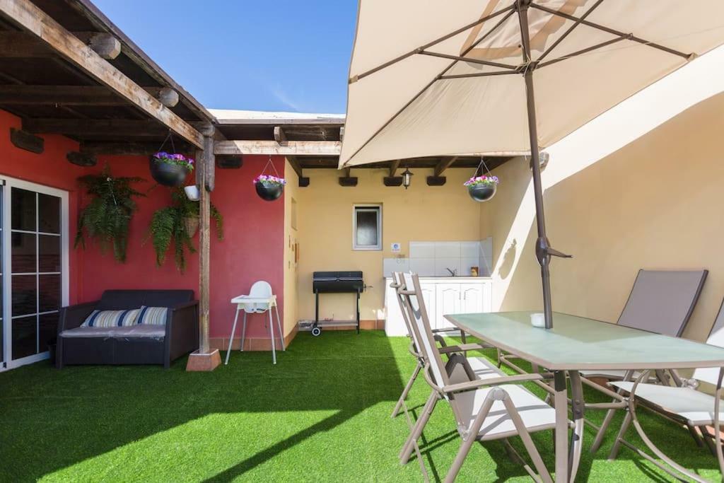 Séjour chez l'habitant Blanca Tenerife - Private - Terrace And Bbq, 5 Minutes From The And Airport